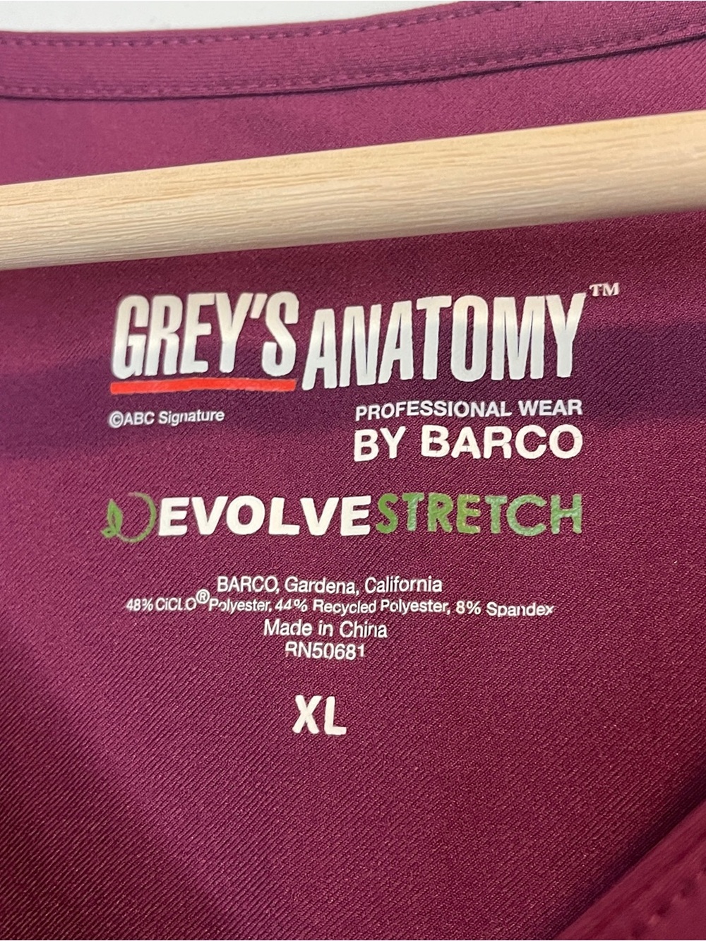 Grey's Anatomy by Barco Evolve STRETCH Rhythm Women's 2-Pocket V-Neck Scrub Top - Picture 5 of 6